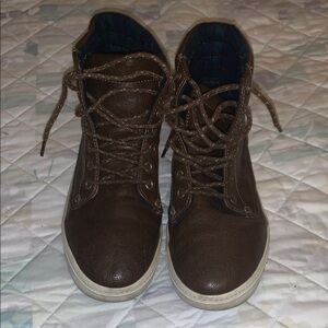 Old Navy Brown Ankle-High Boots / high top Sneakers with Lace-Up Design